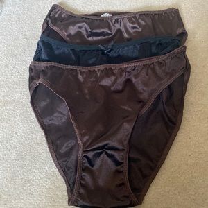 NWOT Three pairs women’s underwear size 5